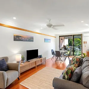  Apartment Montipora Unit 3 - In The Heart Of Airlie, Wi-fi And Netflix