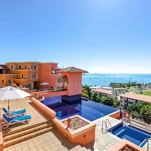 4* Resort Martinique Whitsunday